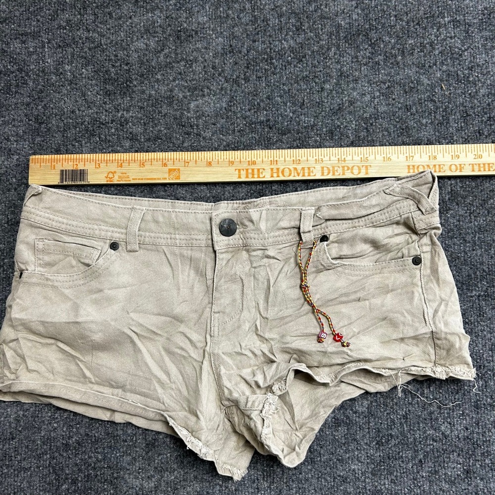 Vanilla Star Shorts Womens Size 13 Khaki Low Rise Cut Off Raw Hem Star Studded